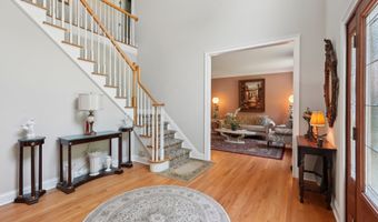 2 Logans Way, Danbury, CT 06811