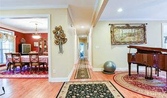 283 Creekside Dr, Arnoldsville, GA 30619