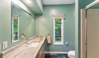 129 Valerie Ct, Cranston, RI 02921