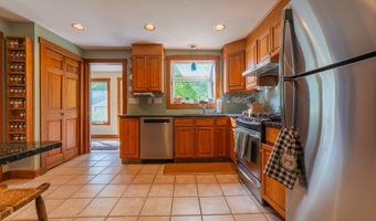 28 Reservoir St, Bethel, CT 06801