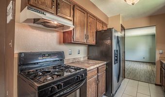 612 HONEYLOCUST St, Bloomfield, NM 87413