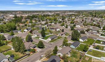 3840 Summerwood Ln, Ammon, ID 83406