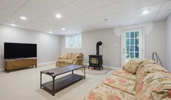 4 Hampshire Hills Dr, Bow, NH 03304