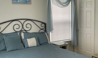 32 Toppinglift Dr, Bayville, NJ 08721