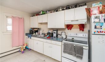 176 RAILROAD St, Lincoln, RI 02838