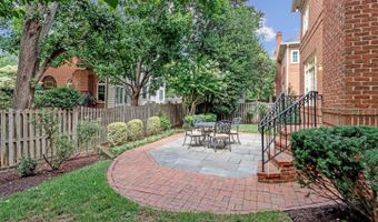 4831 26TH St N, Arlington, VA 22207