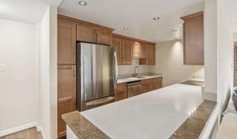 1401 N RHODES St N 406, Arlington, VA 22209