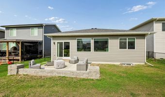 2106 Ammann Dr, Adel, IA 50003