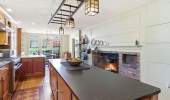 5 Old Manchester Rd, Amherst, NH 03031