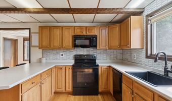 32 S V Ln, Augusta, ME 04330