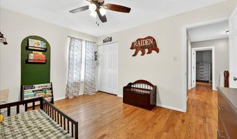 1316 Red Oak Plantation Dr, Ballwin, MO 63021