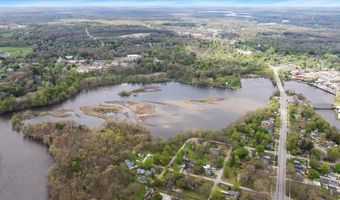 47 Wayne St, Allegan, MI 49010