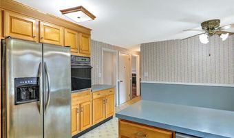 86 Rogers Ave, Barrington, RI 02806