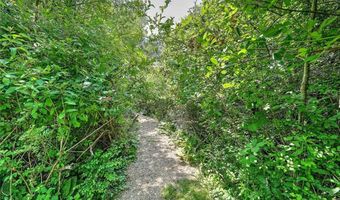 25 Fort Hill Rd, Bristol, RI 02809
