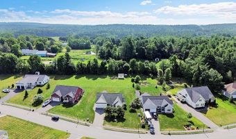 15 Fieldstone Dr, Augusta, ME 04330