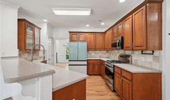 1496 Fallsbrook Ct NW, Acworth, GA 30101