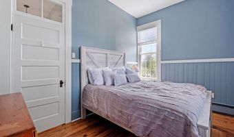 10 Wharf Rd, Center Harbor, NH 03226