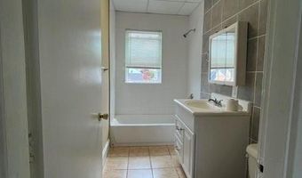 70 Oliver St 3F, Bristol, RI 02809