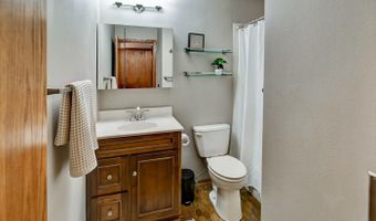 5514 Meadowood Dr, Fitchburg, WI 53711