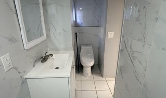 28 E 32ND St 2, Bayonne, NJ 07002