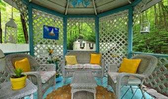 932 Amity Rd, Bethany, CT 06524