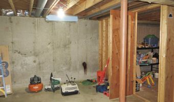 70 Mount Desert Dr, Bangor, ME 04401