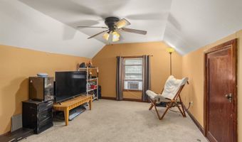 2103 N CLARK St, Appleton, WI 54911