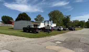 522 Sycamore Ave, Aurora, MO 65605