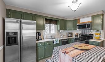 1 Leahy St, East Providence, RI 02916