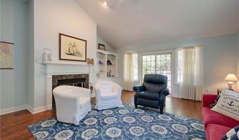 521 Corey Ln, Middletown, RI 02842