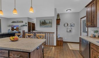 932 Waters Edge Cir, Avon, MN 56310