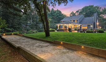91 Woodridge Dr, North Kingstown, RI 02874