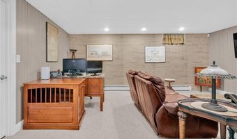 7 Daisy Ln, Coventry, RI 02816