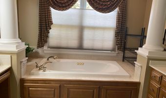 3475 Torrey Pines Dr, Akron, OH 44333