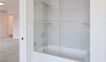 1 Amore Ln, East Greenwich, RI 02818