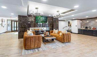 701 N HENRY St 204, Alexandria, VA 22314