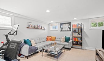 1610 SUTER St, Alexandria, VA 22314