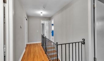 21 Tee Ct, Amherst, NY 14221