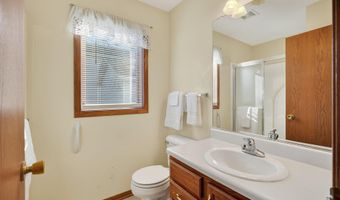 5219 Kansas Dr, Ames, IA 50014