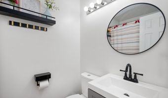 8556 Green Valley Dr, Indianapolis, IN 46217