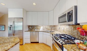 3026 N Stratford Rd, Arlington Heights, IL 60004