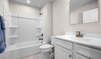 160 Eagle Cir, Amherst, OH 44001
