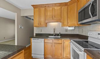 13338 Hiddendale Ln, Ballwin, MO 63021