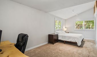 742 SE Sun Ln, Bend, OR 97702