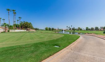 5733 S AMBERWOOD Dr, Chandler, AZ 85248