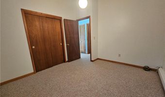 3 Lakeview Dr, Narragansett, RI 02882