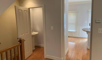 2855 11TH St N, Arlington, VA 22201