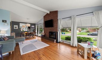 7204 Rockspring Dr, Affton, MO 63123