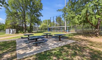 5014 GLEN PARK Rd, Annandale, VA 22003