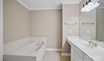 2 Creekside Way, Asheville, NC 28804